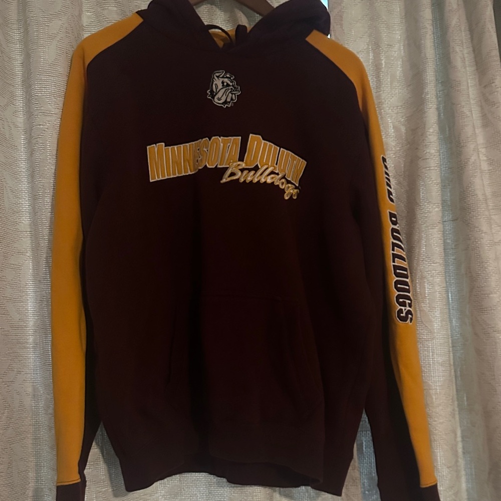 Minnesota Duluth Bulldogs Maroon and Gold Hoodie Sz xl